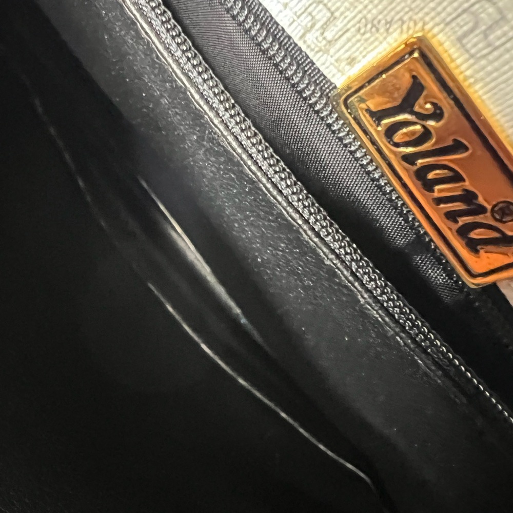 YOLAND VINTAGE MONOGRAM LEATHER CLUTCH - Picture 13 of 14